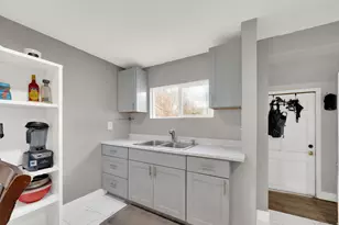 1115 S Glendale Dr W, Salt Lake City, UT 84104 - Photo 7