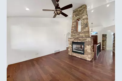 969 S View Crest Ln, Kaysville, UT 84037 - Photo 7