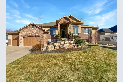 969 S View Crest Ln, Kaysville, UT 84037 - Photo 1