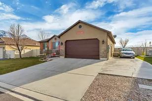 653 Stone Brook Ln, Santaquin, UT 84655 - Photo 3