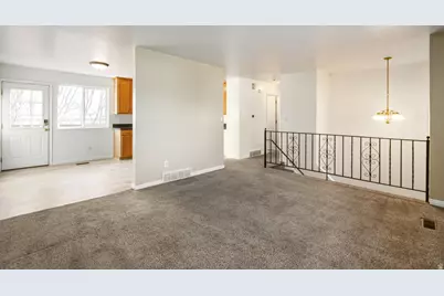 393 Lakewood Dr, Provo, UT 84601 - Photo 9