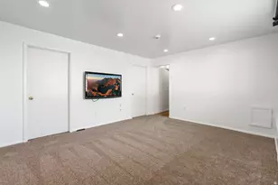 393 Lakewood Dr, Provo, UT 84601 - Photo 17