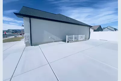 373 E Gilbert Peak Way, Eagle Mountain, UT 84005 - Photo 7