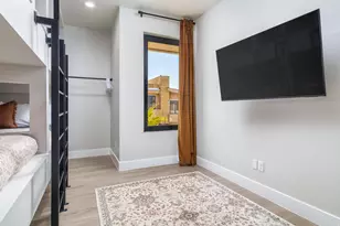 5238 W 2420 S, Hurricane, UT 84737 - Photo 9