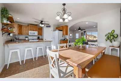 2026 E Saddleback View Dr, Enoch, UT 84721 - Photo 13