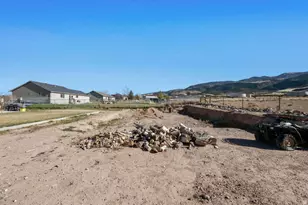 2026 E Saddleback View Dr, Enoch, UT 84721 - Photo 35