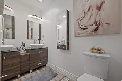 2101 E 6425 S, Holladay, UT 84121 - Photo 17