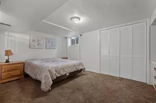 2101 E 6425 S, Holladay, UT 84121 - Photo 27