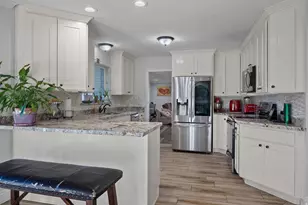 2101 E 6425 S, Holladay, UT 84121 - Photo 9