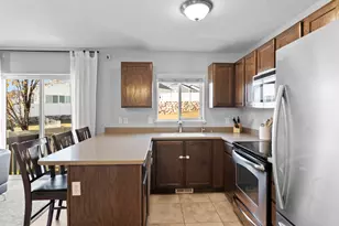 2043 N Belmont Dr, Saratoga Springs, UT 84045 - Photo 7