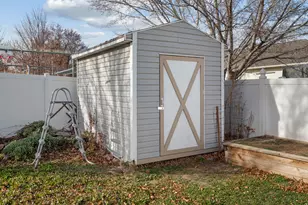 4976 W Wood Spring Dr, West Jordan, UT 84081 - Photo 29