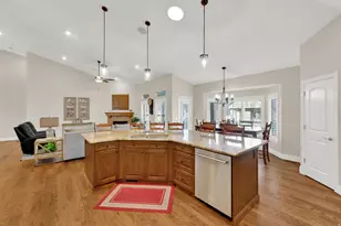 96 Village Square Rd, Centerville, UT 84014 - Photo 17