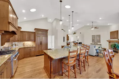 96 Village Square Rd, Centerville, UT 84014 - Photo 19