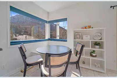 4426 S 3035 E, Holladay, UT 84124 - Photo 9