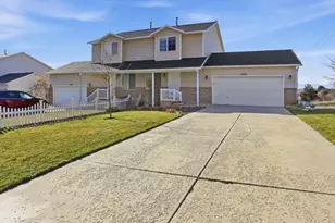 2881 N 450 E, North Ogden, UT 84414 - Photo 1