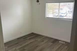 9822 S Darin Dr, Sandy, UT 84070 - Photo 7