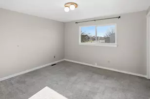 4647 S 3900 W, Roy, UT 84067 - Photo 7