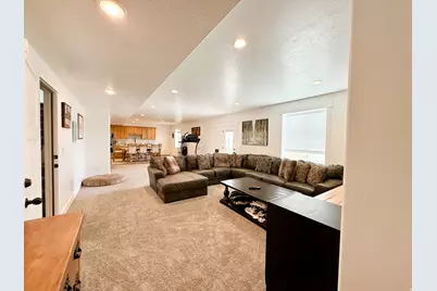 1384 E Abigail Ln, Eagle Mountain, UT 84005 - Photo 23