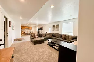 1384 E Abigail Ln, Eagle Mountain, UT 84005 - Photo 23