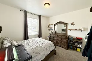 1384 E Abigail Ln, Eagle Mountain, UT 84005 - Photo 13