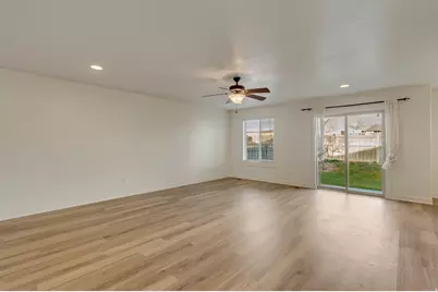 4095 E Oakland Hills Dr N, Eagle Mountain, UT 84005 - Photo 13