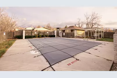 323 S Peach Ln, Bountiful, UT 84010 - Photo 37