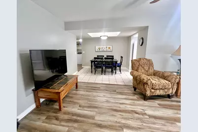 323 S Peach Ln, Bountiful, UT 84010 - Photo 3