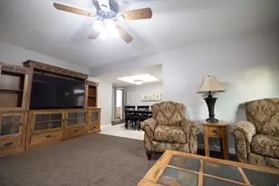 323 S Peach Ln, Bountiful, UT 84010 - Photo 35