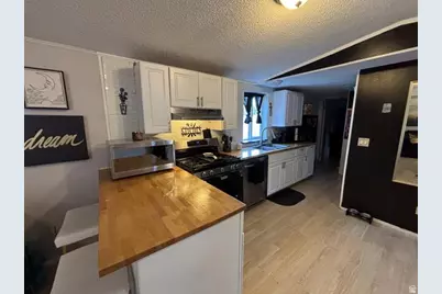 935 E 3000 N #27, Layton, UT 84040 - Photo 3