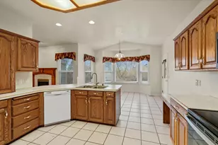 4385 N 350 W, Pleasant View, UT 84414 - Photo 5