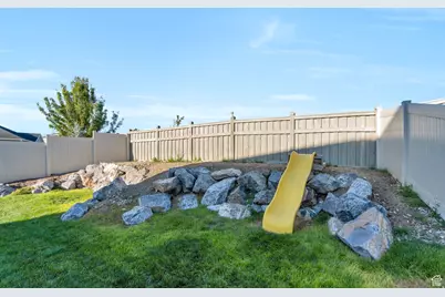 7523 N Evans Ranch Dr E, Eagle Mountain, UT 84005 - Photo 5