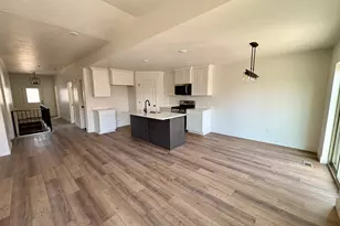 91 S 400 W, Kaysville, UT 84037 - Photo 3