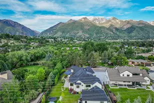 8122 S Willow Cv, Cottonwood Heights, UT 84093 - Photo 3