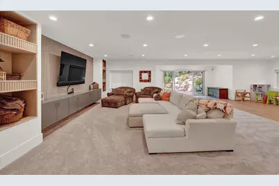 8122 S Willow Cv, Cottonwood Heights, UT 84093 - Photo 59