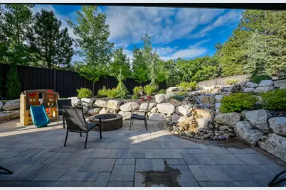 8122 S Willow Cv, Cottonwood Heights, UT 84093 - Photo 17