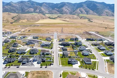 1128 E 50 N #81, Hyde Park, UT 84318 - Photo 3