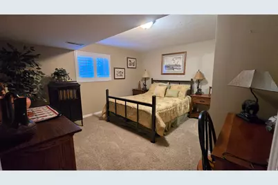 11077 S Susan Dr E, Sandy, UT 84092 - Photo 17