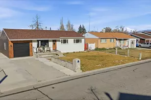 9886 S Antimony Ln, Sandy, UT 84094 - Photo 3