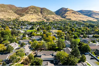 833 N Lakeside Ln W, Centerville, UT 84014 - Photo 17