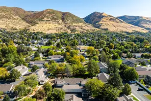 833 N Lakeside Ln W, Centerville, UT 84014 - Photo 17