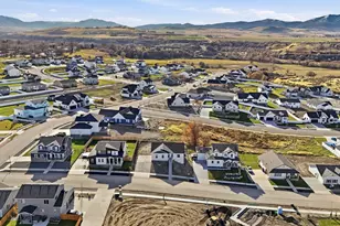 661 W 20 N, Hyrum, UT 84319 - Photo 33