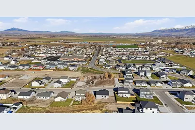 661 W 20 N, Hyrum, UT 84319 - Photo 35