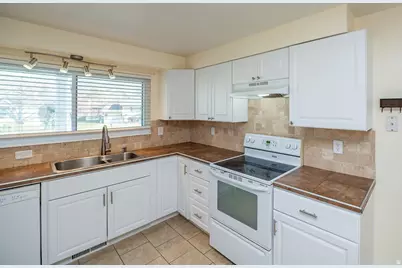 1183 N 200 E, Layton, UT 84041 - Photo 11