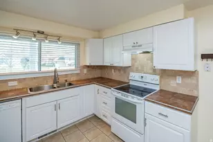 1183 N 200 E, Layton, UT 84041 - Photo 11