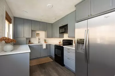 215 S 1300 E, Pleasant Grove, UT 84062 - Photo 9