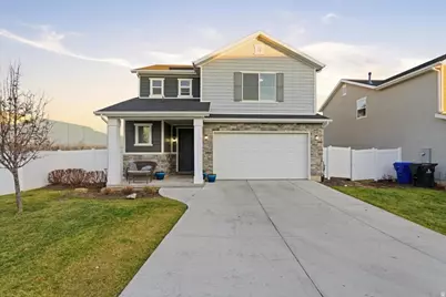 1596 W Parkview Dr, Syracuse, UT 84075 - Photo 1