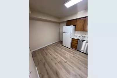 556 N Fairfield Rd #D1, Layton, UT 84041 - Photo 3