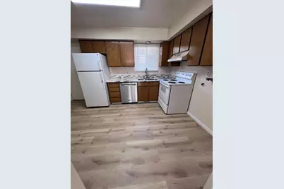 556 N Fairfield Rd #D 2, Layton, UT 84041 - Photo 3