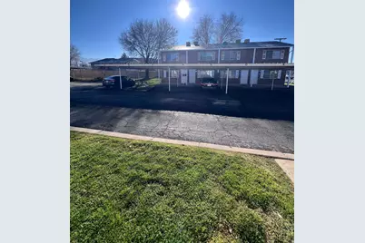 556 N Fairfield Rd #D4, Layton, UT 84041 - Photo 1