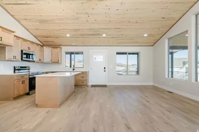 2710 S Driver Cir, Garden City, UT 84028 - Photo 13